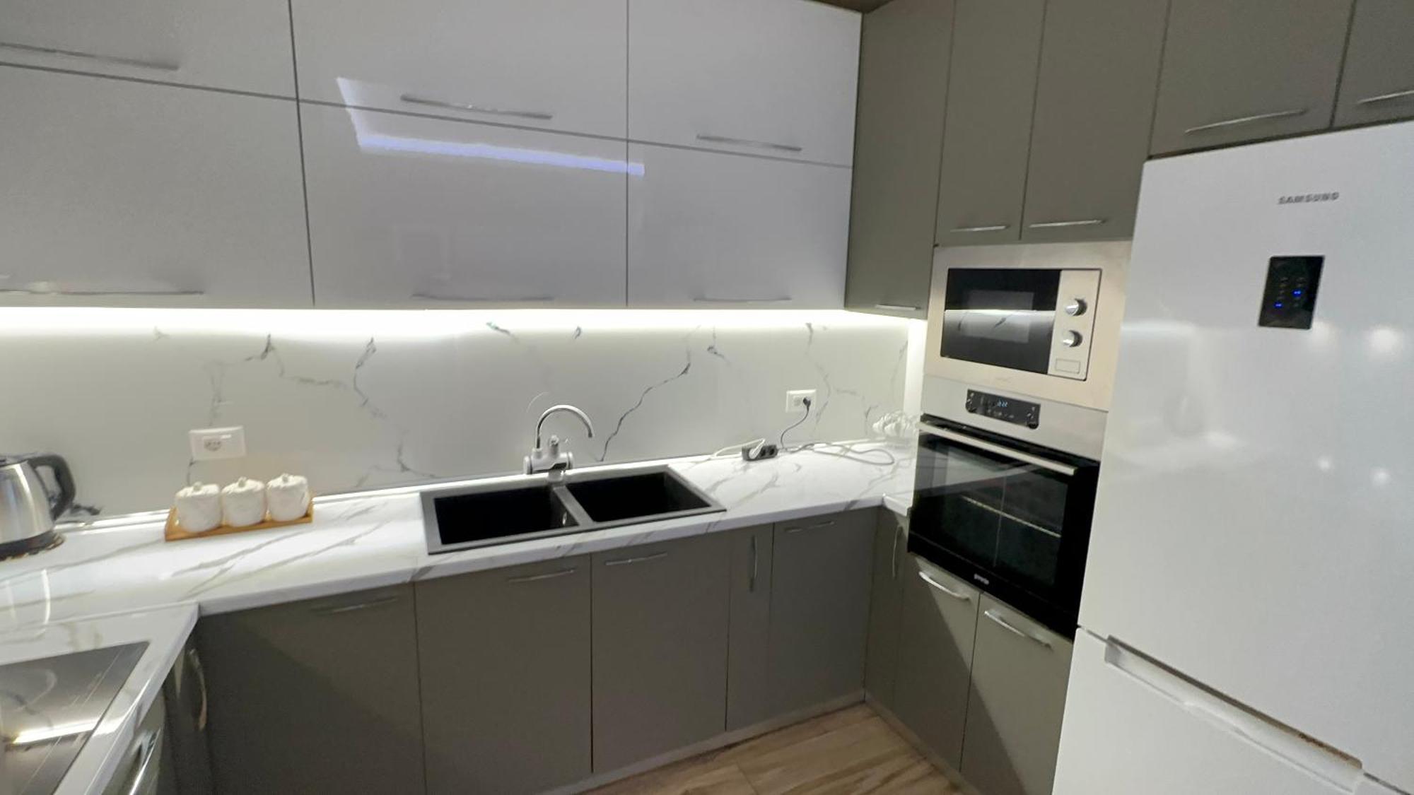Square Inn Тирана Экстерьер фото