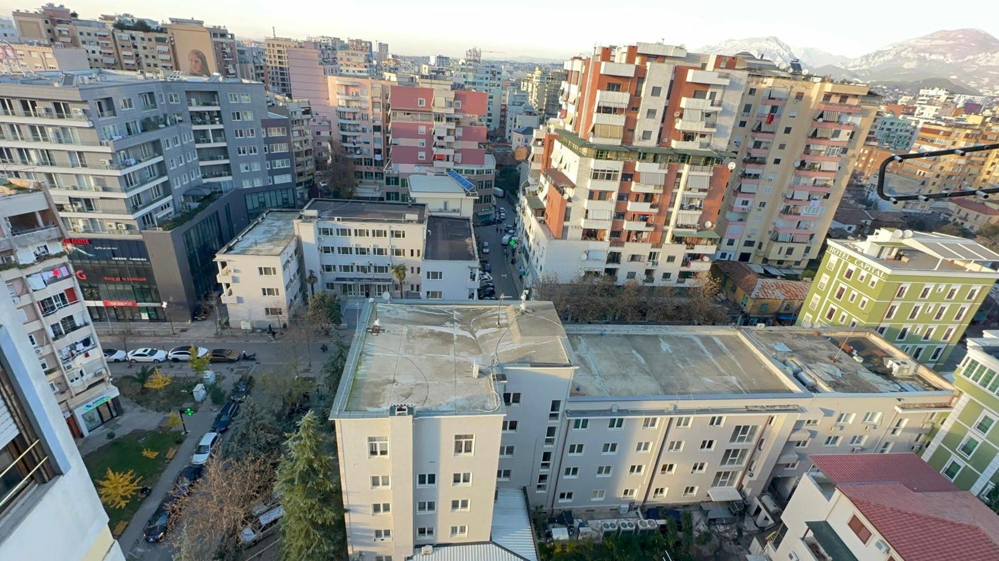 Square Inn Тирана Экстерьер фото