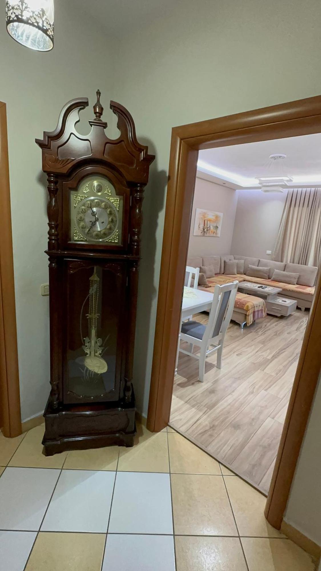 Square Inn Тирана Экстерьер фото