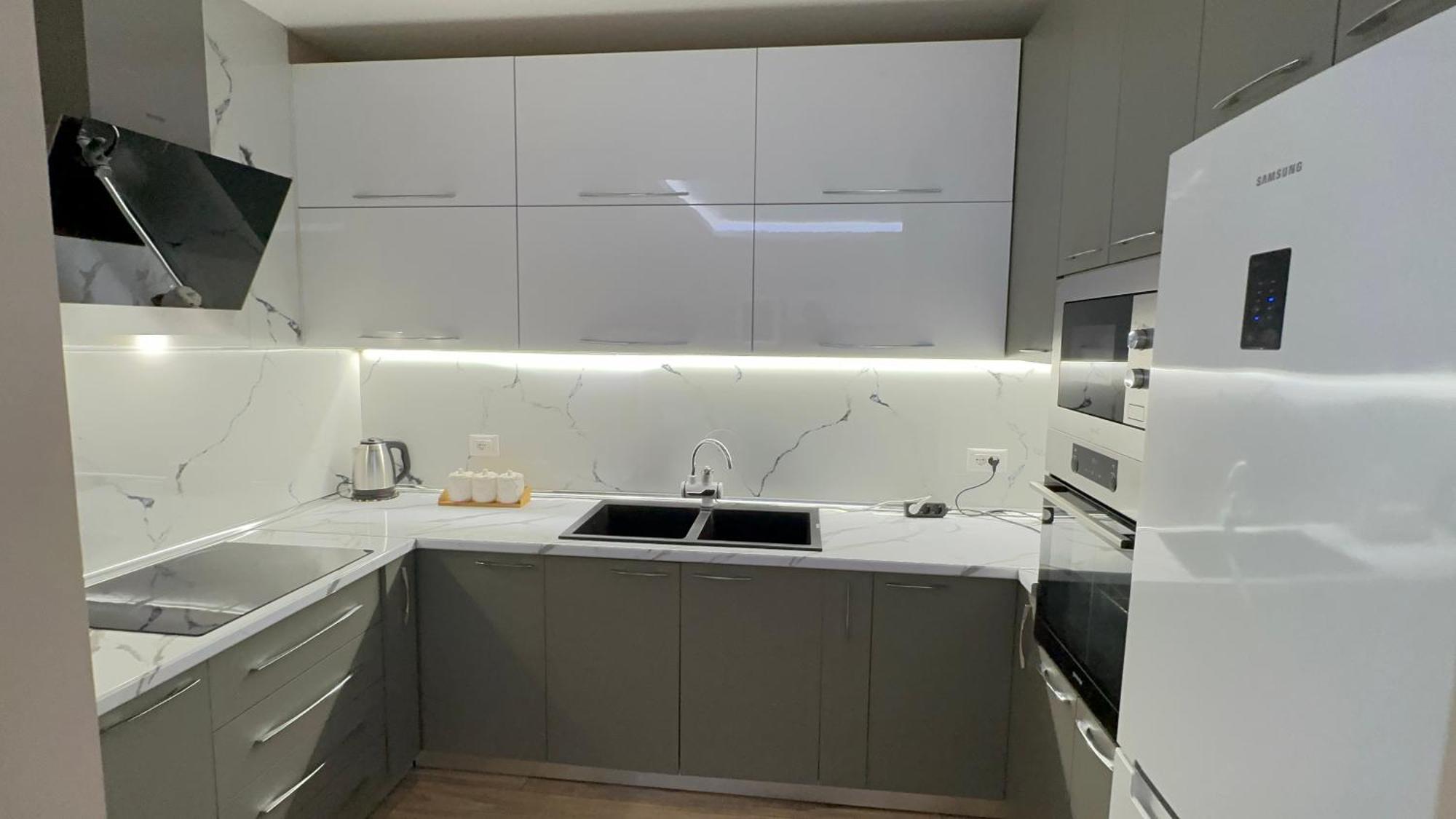 Square Inn Тирана Экстерьер фото