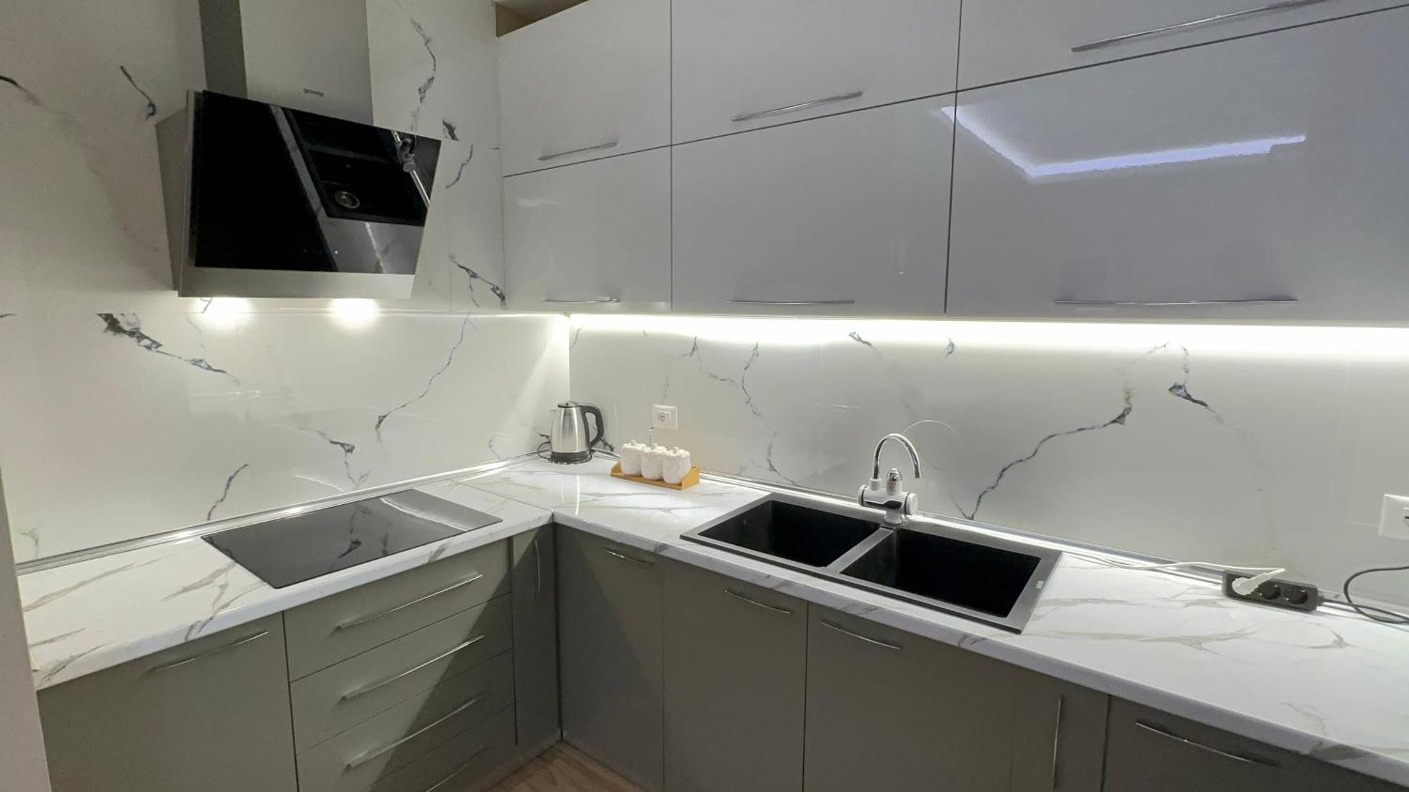 Square Inn Тирана Экстерьер фото