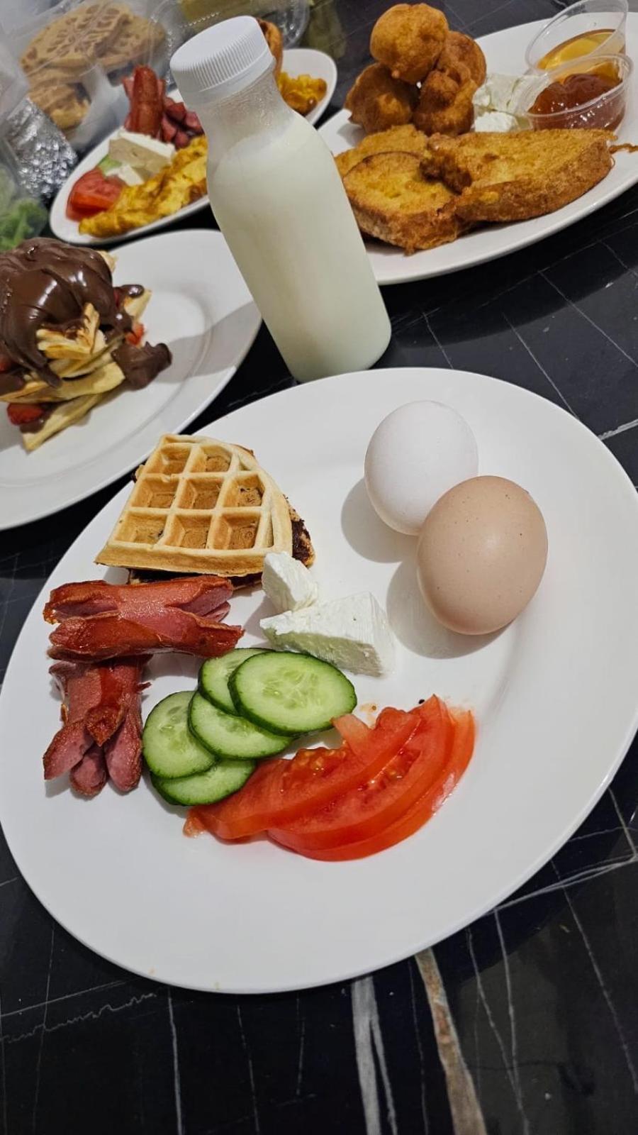 Square Inn Тирана Экстерьер фото