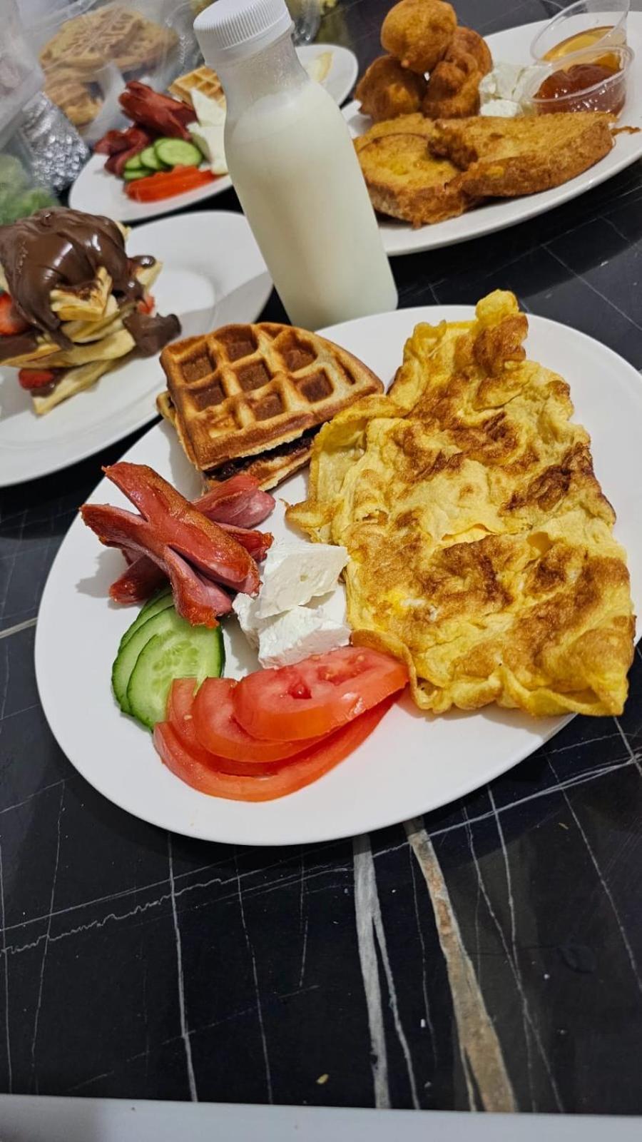 Square Inn Тирана Экстерьер фото